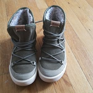 Womens Roxy Faux Fur Lined Sneakers size 7